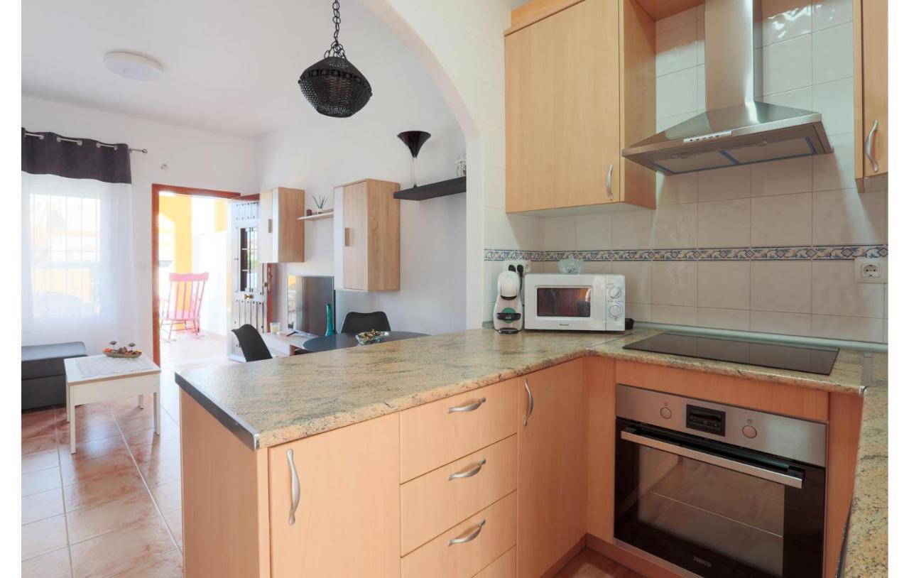 2 Bedroom Lovely Home In 马萨龙 外观 照片